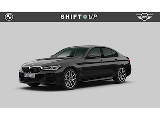 BMW 530e xDrive M-Sport | Schuifdak | CoPilot | Harman Kardon