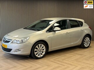 Opel Astra 1.6 Edition AUTOMAAT PDC AIRCO CRUISE TREKHAAK