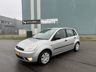 Ford Fiesta 1.4-16V Trend 5-Deurs 81 PK. Zeer fijn rijdende inruilauto met nieuwe APK !!!
