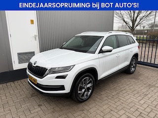 Skoda Kodiaq 1.5 TSI Business Edition 7-PERSOONS / 1E EIGENAAR / TREKHAAK / NAVIGATIE / CAMERA / NL-AUTO / ECC / LMV 19” / CRUISE