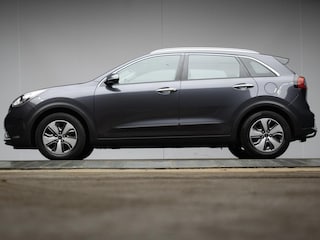 Kia Niro 1.6 GDi Hybrid ExecutiveLine Sport (APPLE CARPLAY,NAVI,CAMERA,CLIMATE,CRUISE,LED,TREKHAAK,DAB,SPORTSTOELEN,NETTE STAAT)