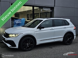 Volkswagen Tiguan 1.4 TSI eHybrid 3x R-line Panorama/Keyless/Black style