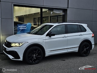 Volkswagen Tiguan 1.4 TSI eHybrid 3x R-line Panorama/Keyless/Black style