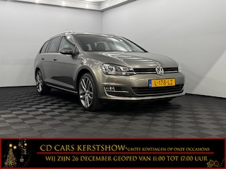 Volkswagen Golf 1.4 TSI Connected Series R-Line Half leder, Stoelverwarming, Parkeersensoren, Navi, Cruise control, Lendenstoelen