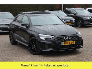 Audi A3 Sportback 45 TFSI e S edition Competition / Trekhaak / Panoramadak / CarPlay / Matrix LED / Keyless / Parkeerhulp V+A / 18'' / Half leder / Navigatie / DAB / Dodehoek / Stoelverwarming / ACC