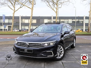 Volkswagen Passat Variant GTE 1.4 TSI PHEV 218PK | Panodak | Vol Leer | 360° | Standkachel | Virtual | IQ Light Matrix LED | Trekhaak | Stoelverwarming V+A+Stuurwiel |