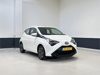 Toyota Aygo 1.0 VVT-i x-play Automaat | Apple Carplay| Android Auto |Navigatie | Camera| NL | 1 Eig |