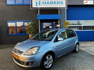 Ford Fiesta 1.3-8V Futura 69PK|Origineel NL|Radio|Airco|5-Deurs|Trekhaak|Keurig onderhouden