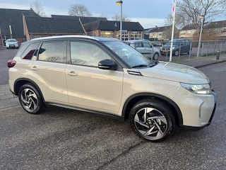Suzuki Vitara 1.4 Boosterjet Style Smart Hybrid // 1500 kilo trekgewicht // Nieuwstaat // Snel te rijden // Rijklaarprijs!