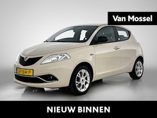 Lancia Ypsilon 0.9 TwinAir Opening Edition | Automaat | Parkeersensoren | Navigatie |