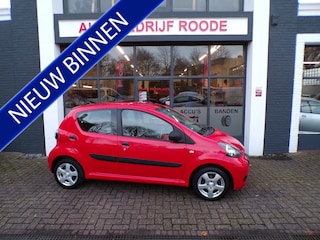 Toyota Aygo 1.0-12V Red 5-Drs NW APK, NETTE AUTO!
