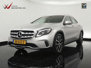 Mercedes-Benz GLA 200 Premium Automaat - Navigatie - Camera - Panoramadak - 18 inch LM velgen - Afneembare trekhaak - 12 maanden garantie