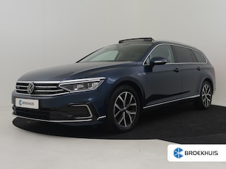 Volkswagen Passat Variant GTE Business 218pk | Panorama dak | Trekhaak | Head-up display | Dodehoekdetectie | Lederen bekleding | Camera achter | 17"LMV