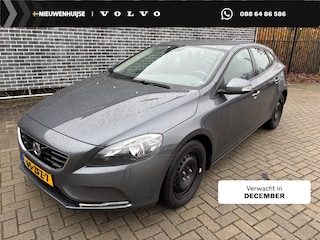 Volvo V40 1.6 T3 Kinetic | Trekhaak | Navigatie | Achteruitrijcamera | Cruise control | Parkeersensoren achter | LED dagrijverlichting | Climate control | Multifunctioneel stuurwiel | Origineel Nederlandse auto |