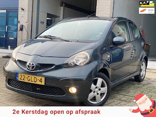 Toyota Aygo 1.0-12V Sport/3drs/nap/3e EIG/ dealeronderhouden/ 1jaar apk/ airco/ EL-ramen/ zeer nette auto.