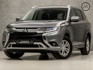 Mitsubishi Outlander 2.0 PHEV X-Line 203pk Automaat (CAMERA, DAB+, ALCANTARA/LEER, SPORTSTOELEN, STOELVERWARMING, BLUETOOTH, GETINT GLAS, XENON, NIEUWSTAAT)