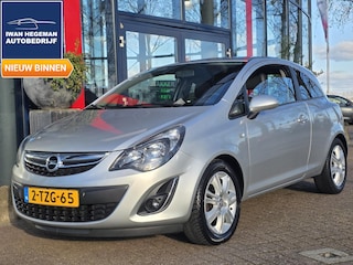 Opel Corsa 1.4-16V BlitZ | Afn. Trekhaak | Climate Control | Navigatie | Parkeersensoren | Cruise Control | Licht metalen velgen