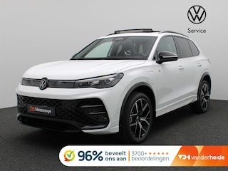 Volkswagen Tiguan 1.5 eHybrid R-Line Edition 272PK DSG Black Style, Trekhaak, Pano-Schuifdak, Achterruitrijcamera, Keyless, Side Assist, Navi via Apple Carplay/Android Auto, 20" LM Velgen, Adaptieve Cruise Control, Stoel-Stuurverwarming, Elektr. Achterklep