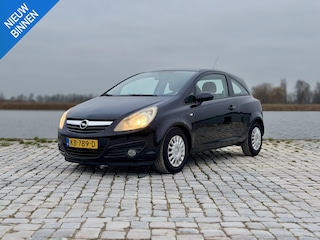 Opel Corsa 1.2-16V Selection|Airco|Rood Interieur