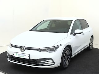 Volkswagen Golf 1.4 eHybrid Style | SoH 98% | Adaptieve cruise control | Achteruitrijcamera | 3-zone airco | Dodehoek detectie | Stoel- en stuurwielverwarming | CarPlay |