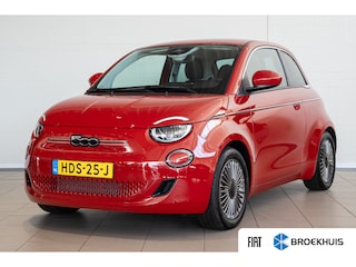 Fiat 500 Urban 42 kWh | Camera | Stoel en Stuurverwarming | Apple Carplay & Android Auto | Parkeersensoren | Climate Controle |