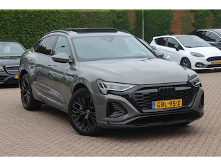Audi Q8 Sportback e-tron 55 quattro S Edition Competition 115 kWh / SoH 94.8 % / Trekhaak / Panoramadak / Camera / Sfeerverlichting / 21'' / Keyless / Luchtvering / Stuurverwarming / DAB / ACC