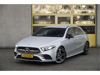 Mercedes-Benz A-klasse 180 Automaat! AMG BJ2020 Lmv 18" | Led V+A | Pdc | Navi | Achteruitrijcamera | Dashboard verlichting | Virtual cockpit | Climate control | Cruise control | Sportstoelen | Verwarmde voorstoelen | Zwarte hemel | Extra getint glas