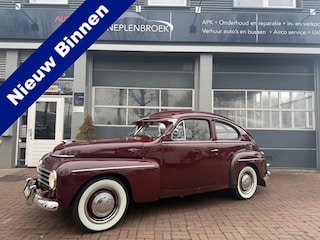 Volvo PV444 DS Bj 1953 Unieke B14 Split Window Original met ronde ramen km 64.000