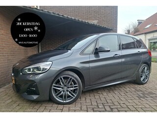 BMW 2-serie Tourer 220i High Executive M-Sport / Shadow Line / Harman & Kardon / Navigatie / Led Verlichting / Stoelverwarm