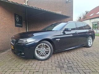 BMW 5-serie Touring 520i M Sport 184PK Automaat / Navigatie / Led Verlichting / Bluetooth / Parkeer Sensoren / Cruise Controle