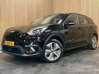 Kia Niro 64 kWh|100% SOH|NIEUWE LOGO|FACELIFT|3-FASE|TREKHAAK|1/2 LEDER|ACC|APPLE CARPLAY/ANDROID AUT|CAMERA|1e EIG|NL-AUTO|NAP|