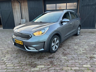 Kia Niro 1.6 GDi Hybrid First Edition,CAMERA,HALF LEER,TREKHAAK.