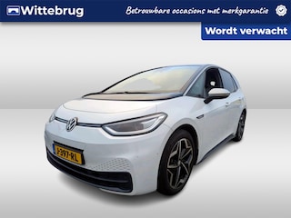 Volkswagen ID.3 First Plus 58 kWh / Zwart Dak / LED / Navi / Camera / 19" LMV