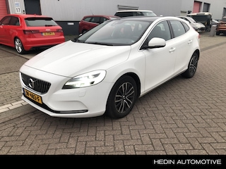 Volvo V40 1.5 T2 R-Design Leder Interieur |Elek Verstelbare Bestuurdersstoel | Stoelverwarming | Navigatie | Bluetooth | Volvo On  Call | 17 Inch LMV| Panoramdak |
