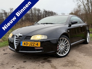 Alfa Romeo GT 3.2 V6 Distinctive / Nieuwe Distributie & koppeling / Leder / Camera / LM Velgen / Stoelverwarming