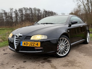 Alfa Romeo GT 3.2 V6 Distinctive / Nieuwe Distributie & koppeling / Leder / Camera / LM Velgen / Stoelverwarming