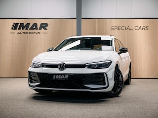 Volkswagen Passat R-Line Diesel | Trekhaak | Pano | Head-up | Stoelmassage |