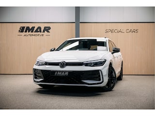 Volkswagen Passat R-Line Diesel | Trekhaak | Pano | Head-up | Stoelmassage |