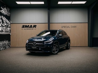 Mercedes-Benz GLA 180 d Business Solution AMG | AMG-Line | Pano | Stoelverwarming | Achteruitrijcamera |