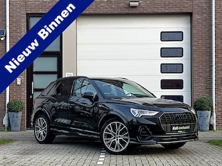 Audi Q3 35 TFSI Automaat S-Line Black edition 150 PK / Audi Virtual Cockpit / 20" Velgen / Apple CarPlay / Trekhaak Zwenkbaar / Camera / Sport Int / 1e Eigenaar!