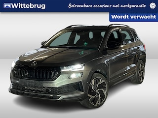 Skoda Karoq 1.5 TSI 150PK DSG Sportline Business / Panorama dak / App.Connect /  LED Matrix / Elec. achterklep / Elec. trekhaak / Parkeersensoren V+A / Achteruitrijcamera  /  19''LMV