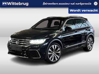 Volkswagen Tiguan 1.4 TSI 245PK eHybrid R-Line Business+ / Virtual cockpit pro / IQ LED / Voor + achter stoelen verwarmbaar / Area view / Panoramadak /  Trekhaak / 20'' LMV