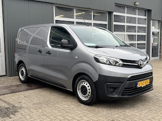 Toyota Proace 1.5 BlueHDI Marge BTW en BPM vrij!! Airco Cruise controle Navigatiesysteem 2-Persoons Parkeerhulp achter Apple carplay 1e eigenaar Euro 6 Bpm en Btw vrij voor particulier gebruik !!
