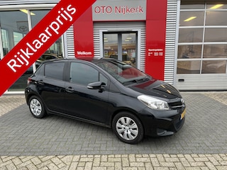 Toyota Yaris 1.3 VVT-i Aspiration *Met panoramadak!*