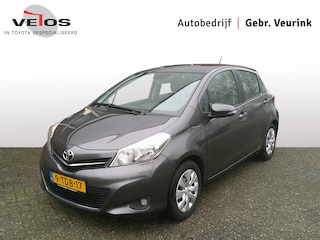 Toyota Yaris 1.3 VVT-i Aspiration Trekhaak Navi