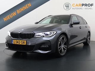 BMW 3-serie Touring 330e X-Drive M pakket Leder Panoramadak PHEV