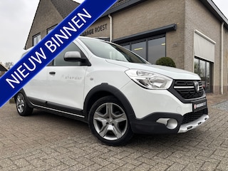 Dacia Lodgy 1.6 SCe Stepway 7-Persoons Navigatie / Carplay / Parkeersensors
