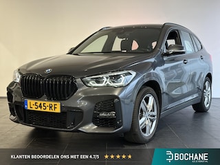 BMW X1 sDrive20i Business Edition Plus M SPORT | NAVIGATIE | ACHTERUITRIJCAMERA | PARKEERSENSOREN VOOR-/ACHTER | STOEL-/STUURVERWARMING