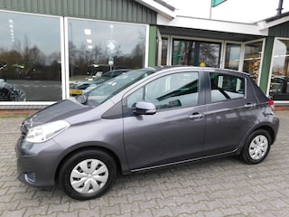Toyota Yaris 1.0VVT-i 69PK NOW! All-in Prijs! Trekhaak!
