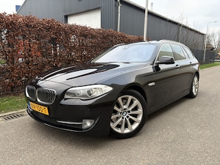 BMW 5-serie Touring 525d High Executive / AUTOMAAT / PANORAMADAK / MEMORY / NAVI